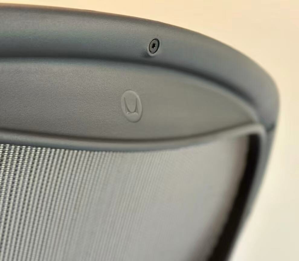 Herman Miller Aeron detalhe lateral
